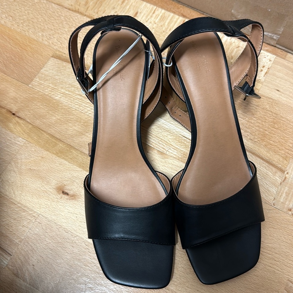Brand new women’s heeled sandal size 12